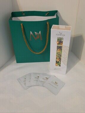 Eye Wrinkle Solution with Green & Gold Gift Bag